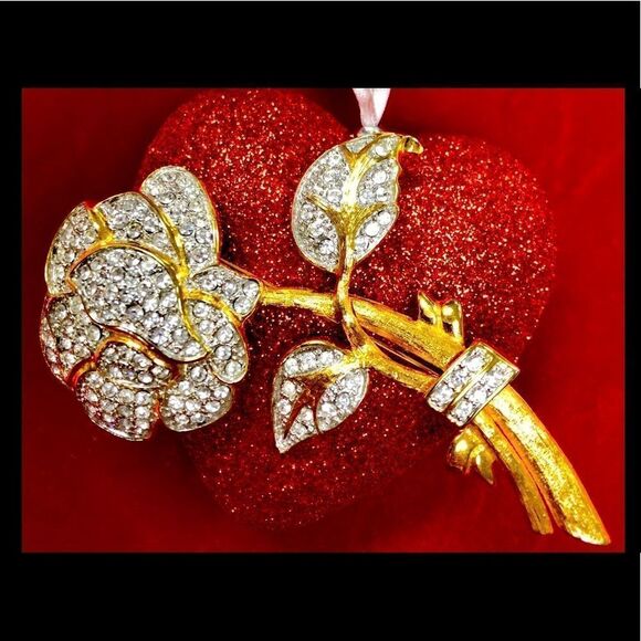 Nolan Miller Signed Large Rhinestone Rose Brooch - Picture 1 of 8